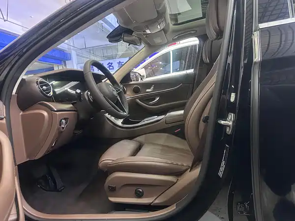 Mercedes-Benz E-Class 2022