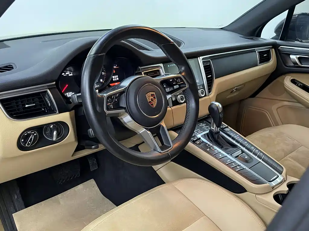 Porsche Macan 2018 — фото 11