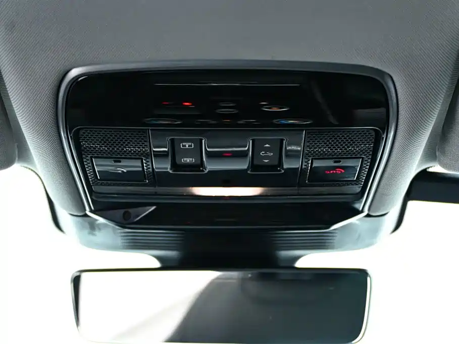 Land Rover Sport 2022 — фото 32