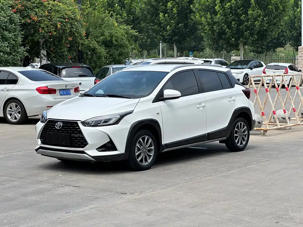 Toyota Yaris L 2022
