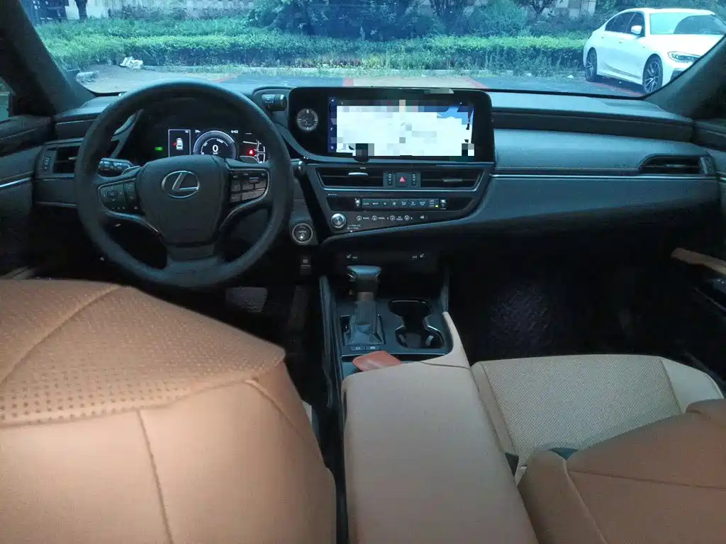 Lexus ES 2023 — фото 13