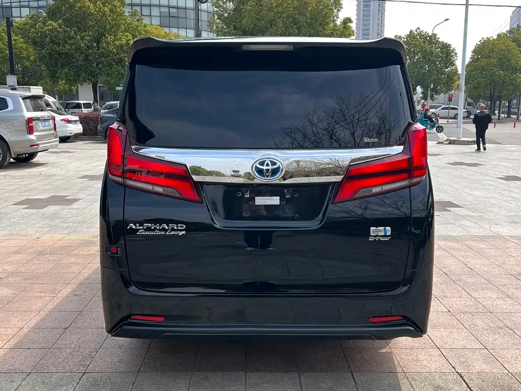 Toyota Alphard 2020 — фото 24