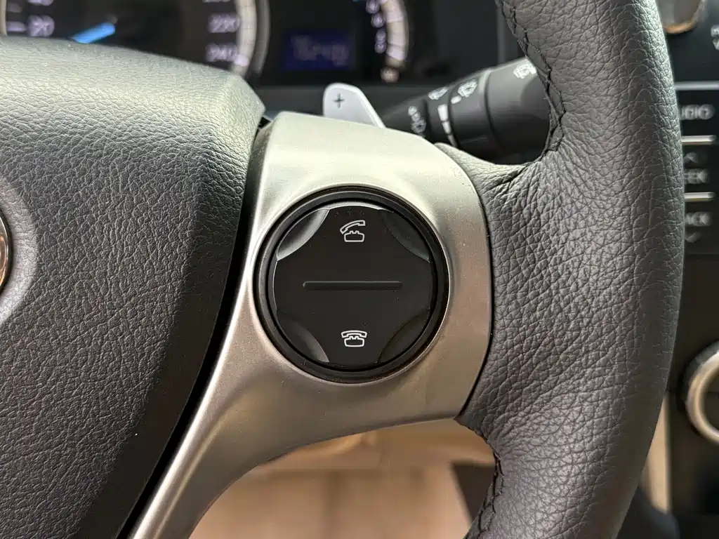 Toyota Camry 2012 — фото 17