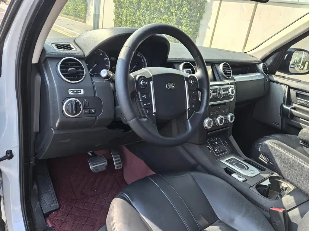 Land Rover Discovery 2015 — фото 11