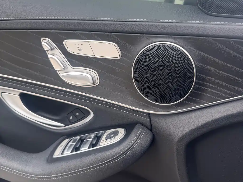 Mercedes-Benz C-Class 2017 — фото 19