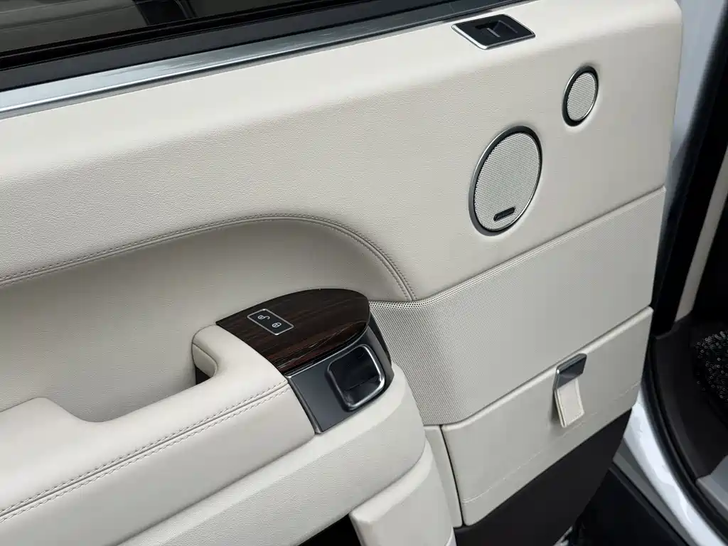 Land Rover Range Rover 2017 — фото 24