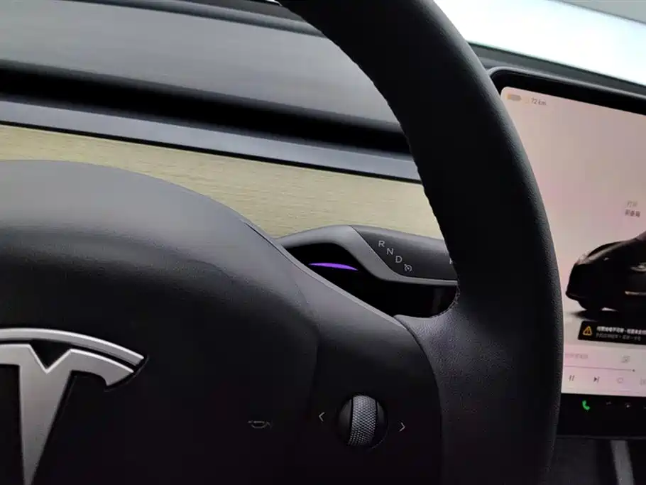 Tesla Model Y 2023 — фото 16