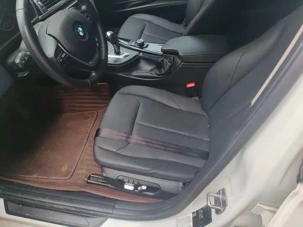 BMW 3 Series 2017 — фото 12