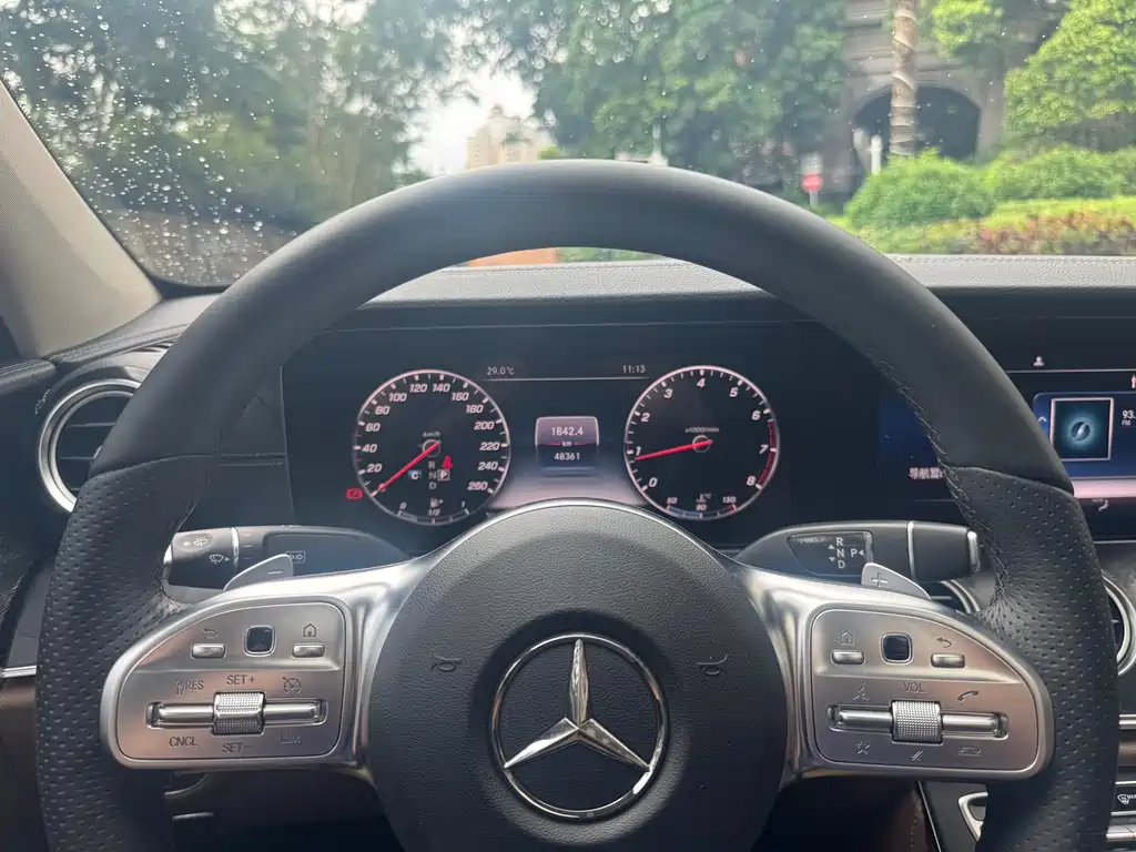 Mercedes-Benz E-Class 2019 — фото 10