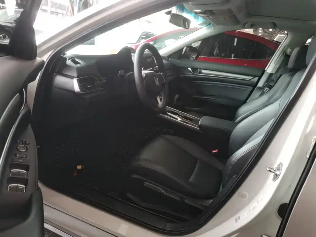 Honda Accord 2019 — фото 16
