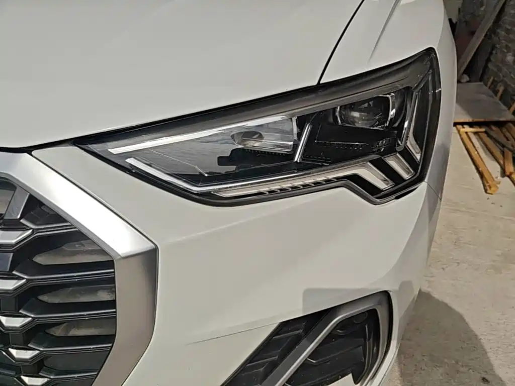 Audi Q3 2019 — фото 24