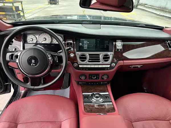 Rolls-Royce Ghost 2010