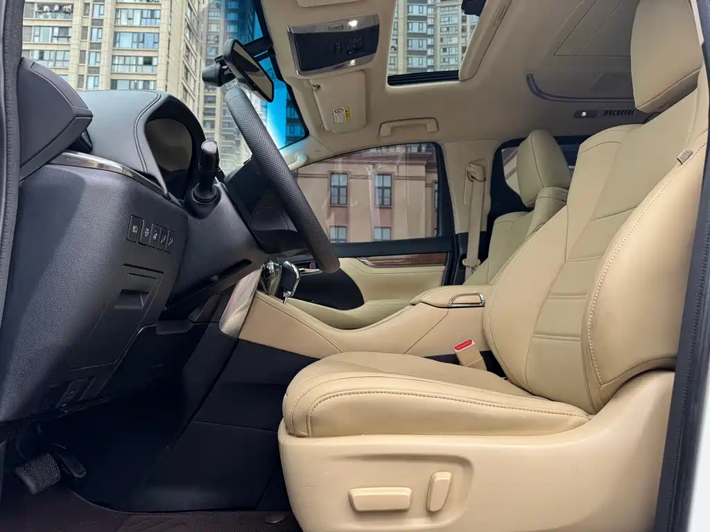Toyota Alphard 2017 — фото 7