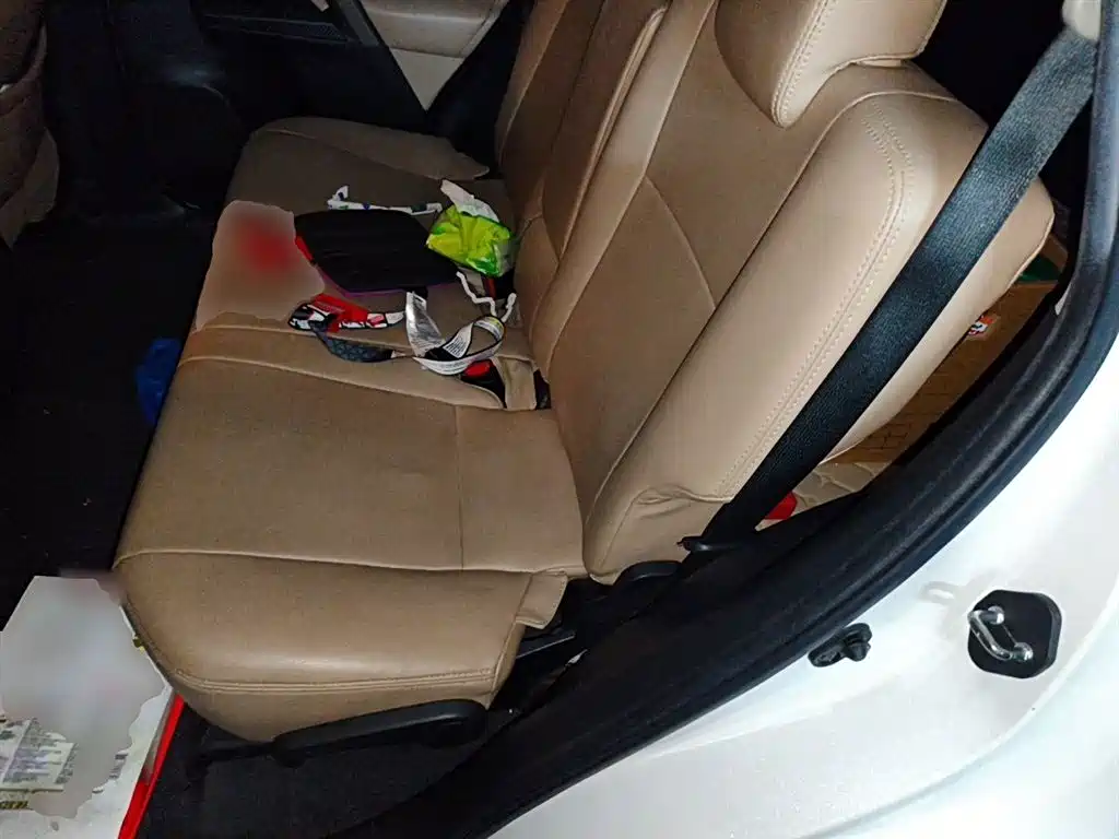 Toyota RAV4 2015 — фото 18