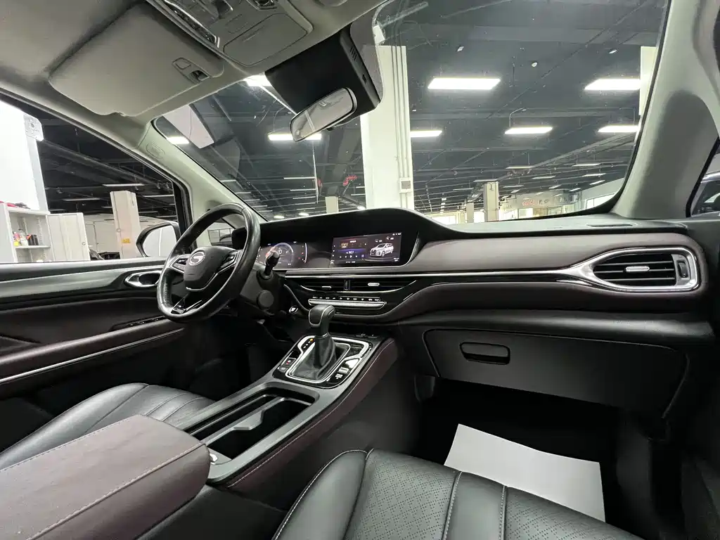 GAC Motor Trumpchi M6 2022 — фото 7