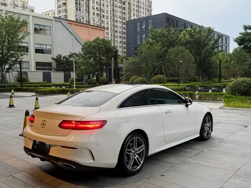 Mercedes-Benz E-Class 2020 — фото 15