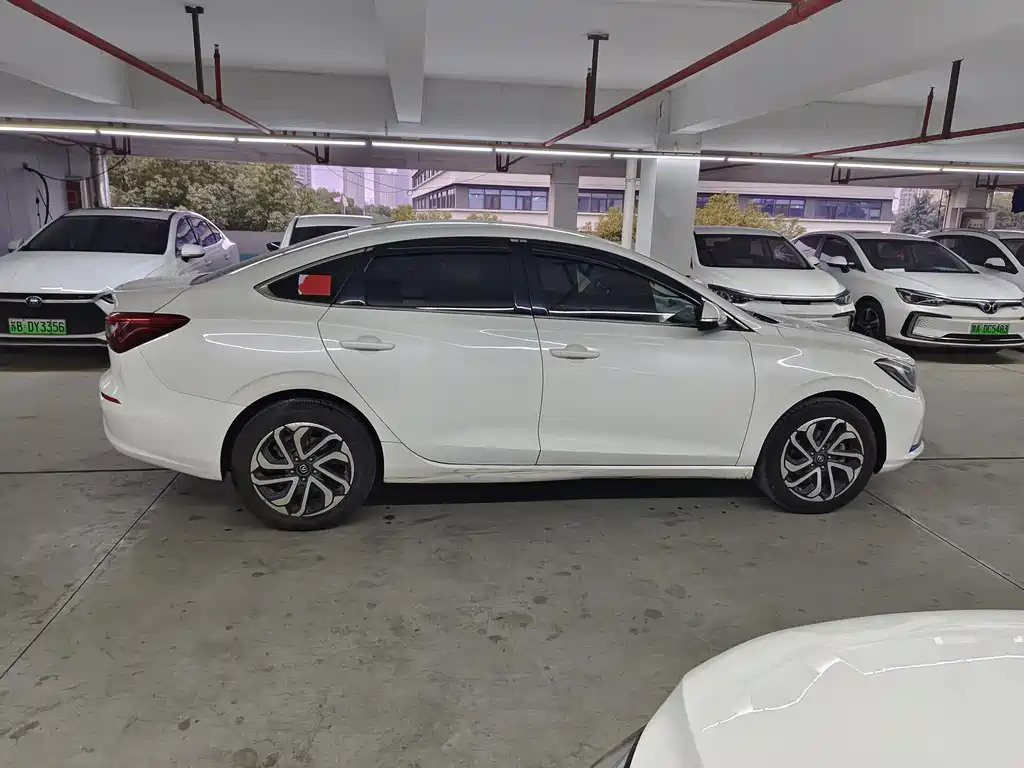 Changan Eado New Energy 2018 — фото 4