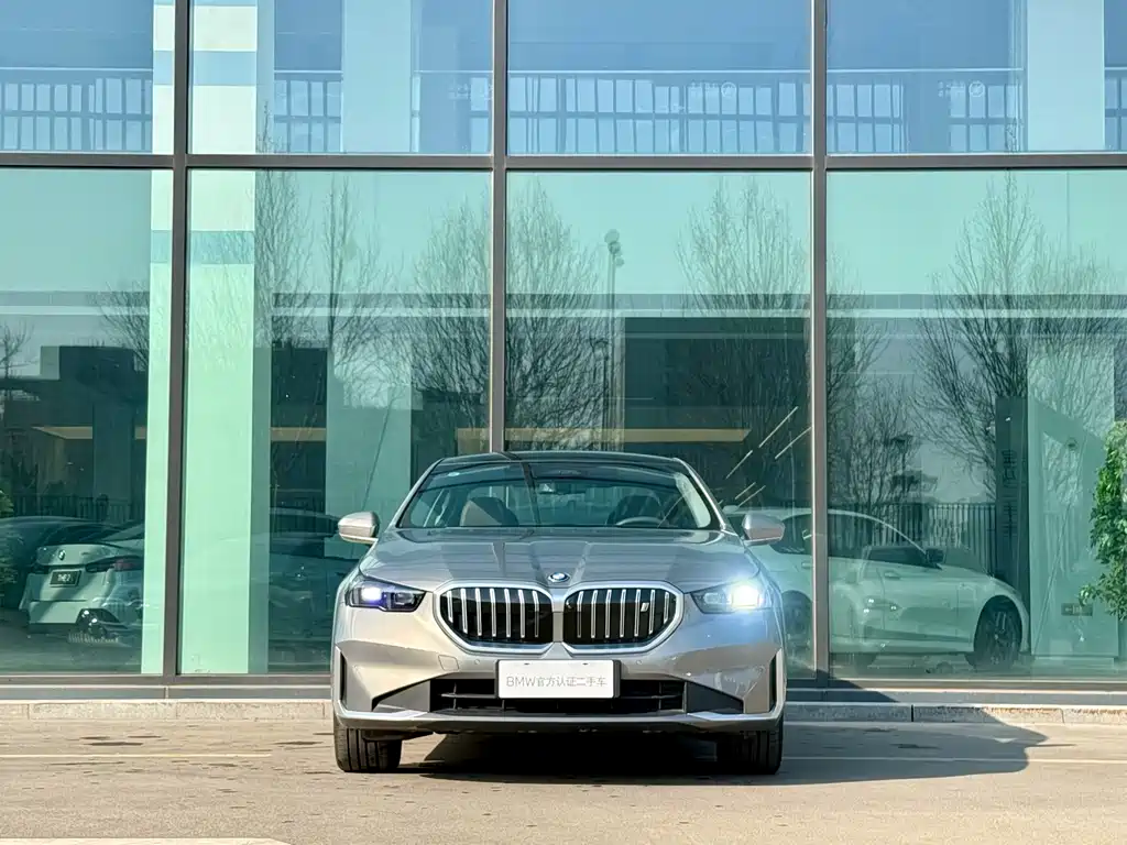BMW i5 2026 — фото 2