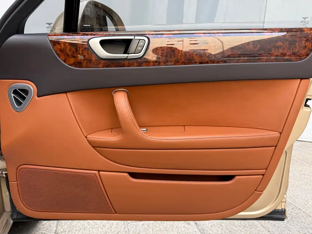 Bentley Flying Spur 2012 — фото 37
