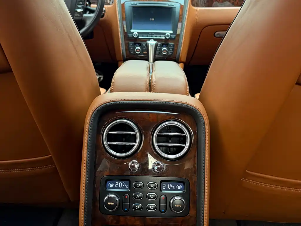 Bentley Flying Spur 2012 — фото 28