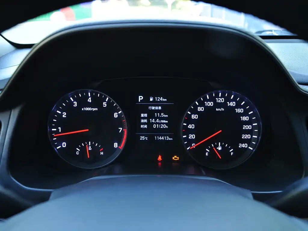 Hyundai Elantra 2019 — фото 13