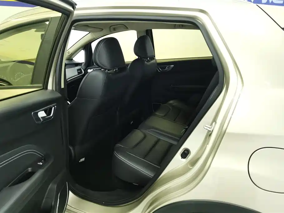 Geely Vision X3 2019 — фото 11
