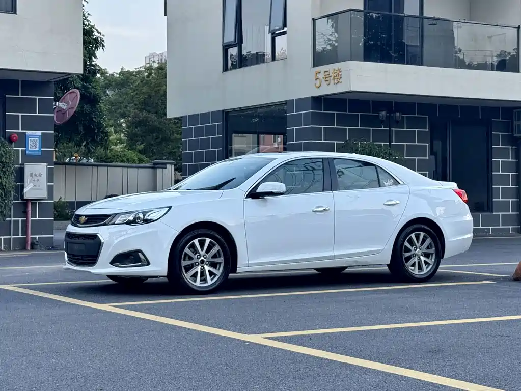 Chevrolet Malibu 2018 — фото 2