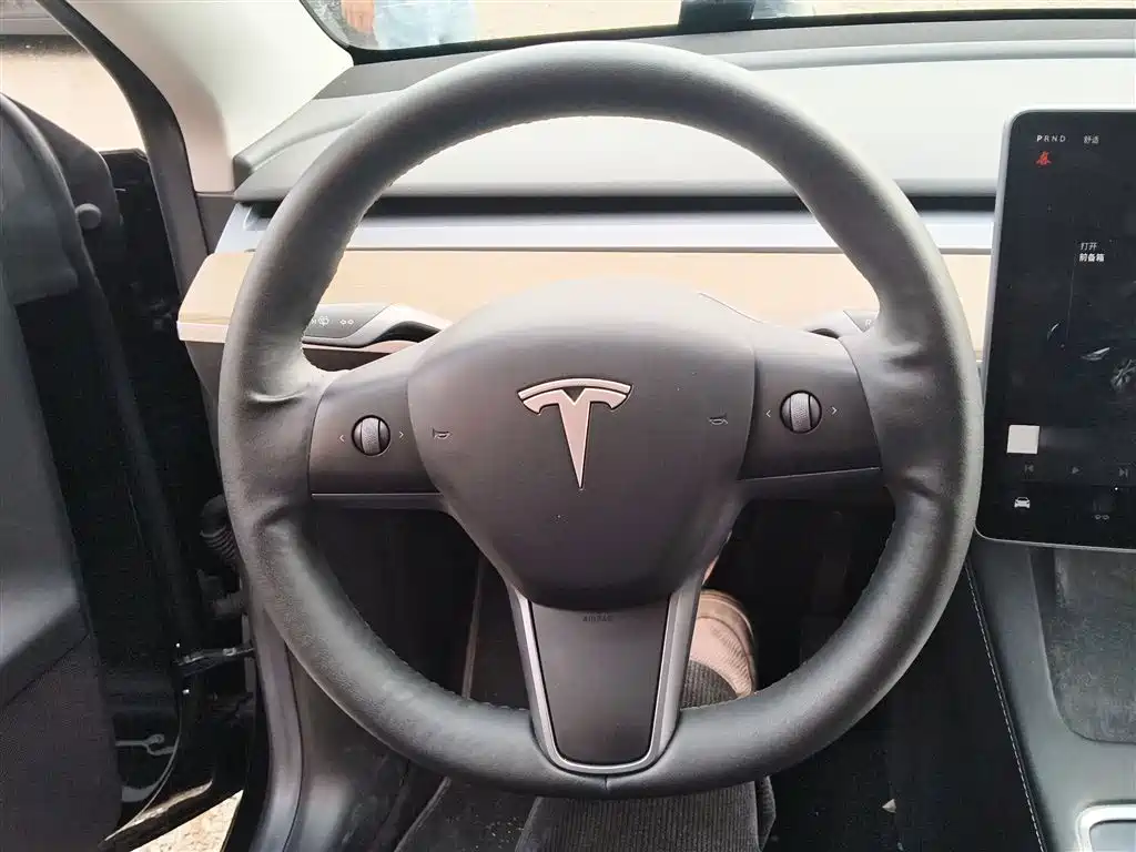 Tesla Model Y 2023 — фото 7