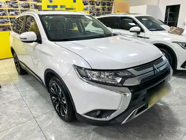 Mitsubishi Outlander 2020