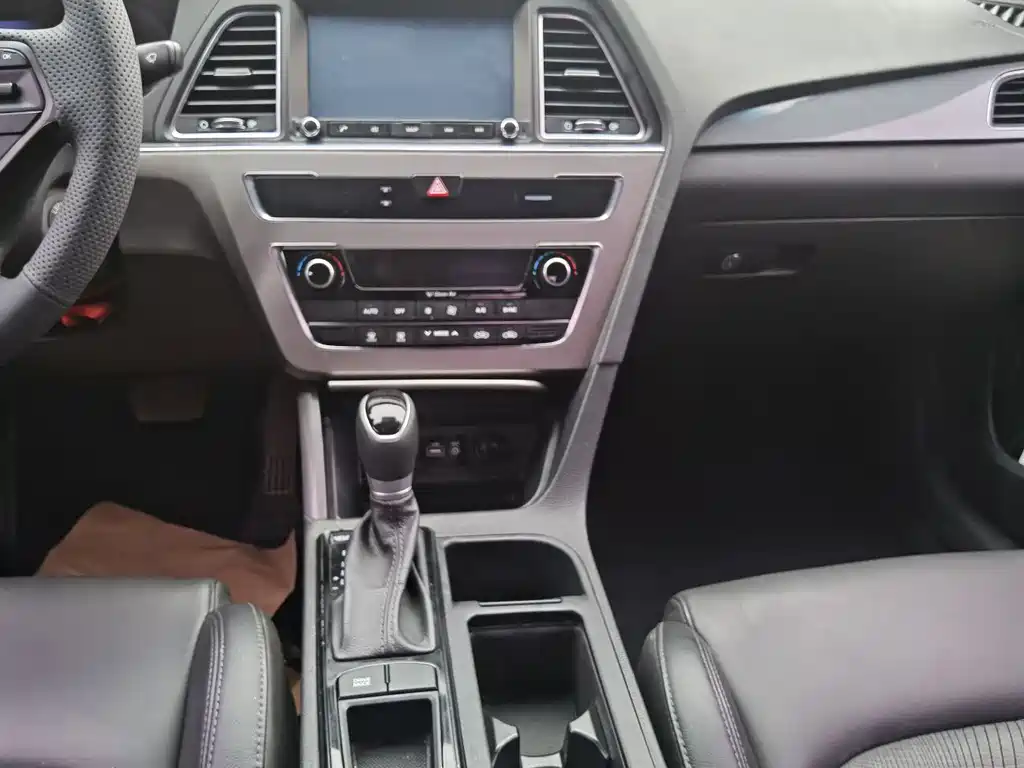 Hyundai Sonata 2016 — фото 13