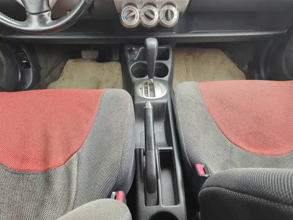 Honda Fit 2006 — фото 16