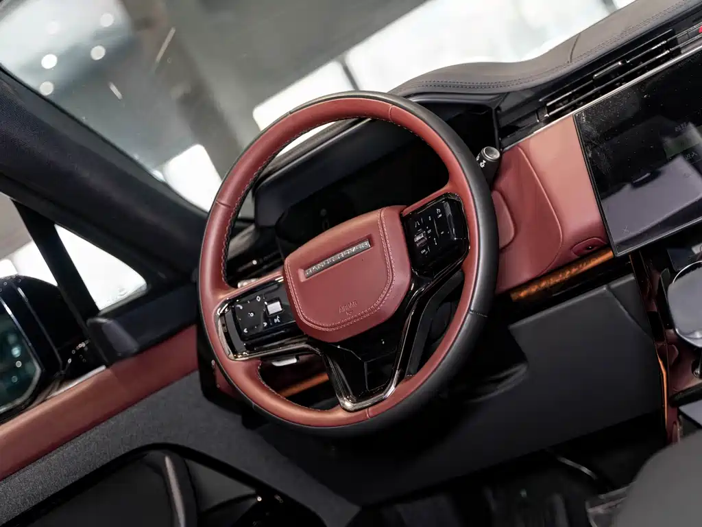 Land Rover Sport 2023 — фото 12