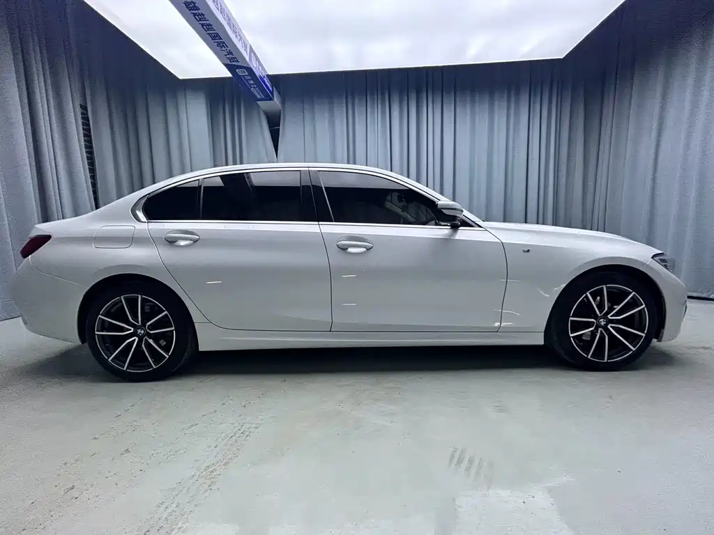 BMW 3 Series 2022