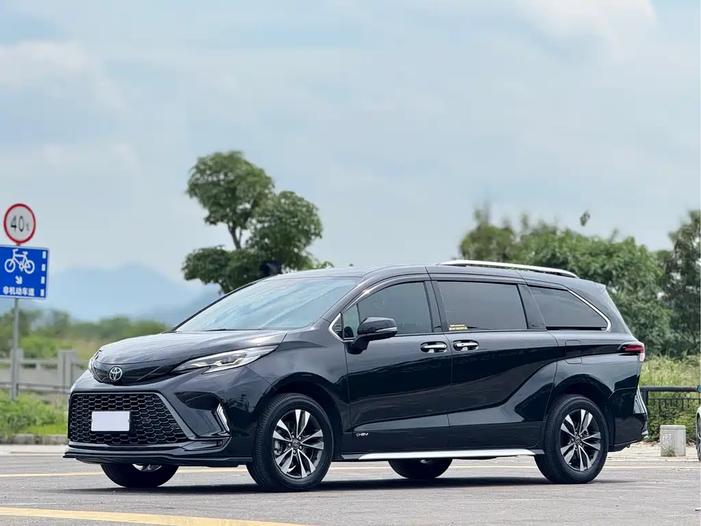 Toyota Granvia 2025