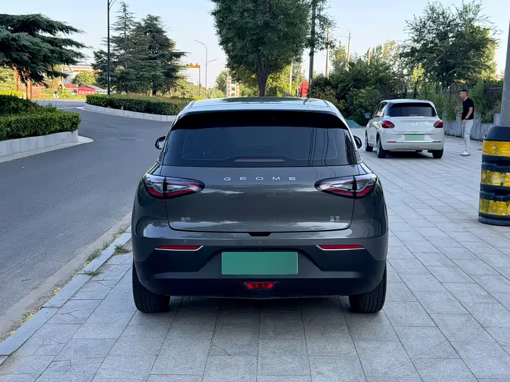 Geely Galaxy Starwish 2025 — фото 8