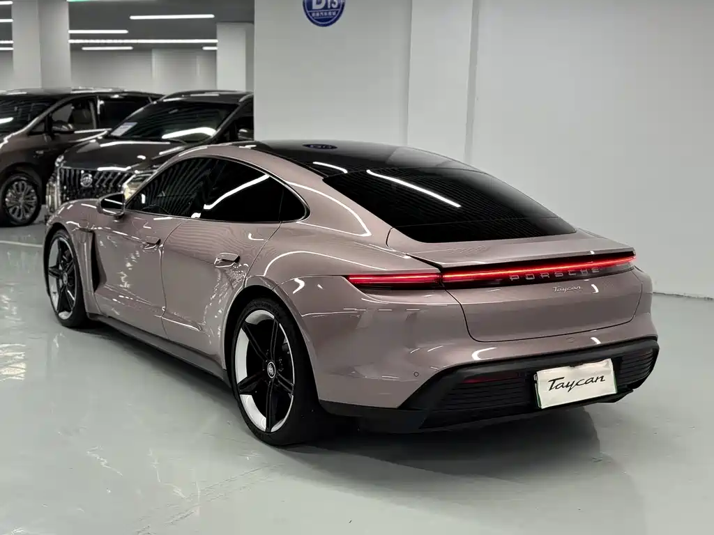 Porsche Taycan 2021 — фото 11