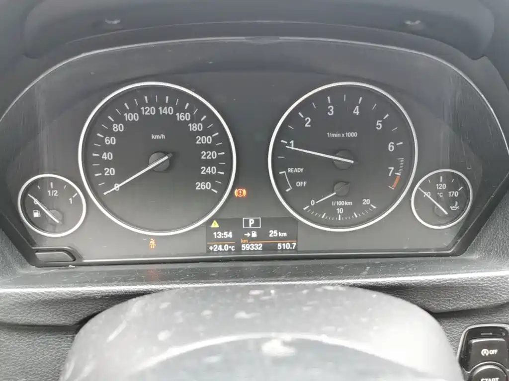 BMW 3 Series 2017 — фото 18