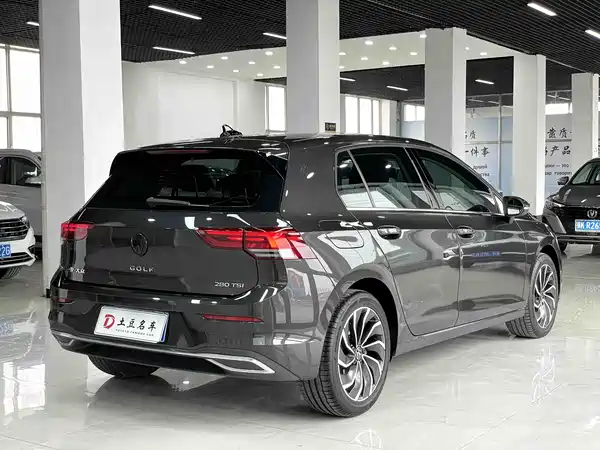 Volkswagen Golf 2023