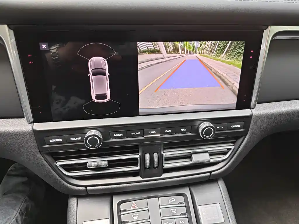 Porsche Macan 2021 — фото 26
