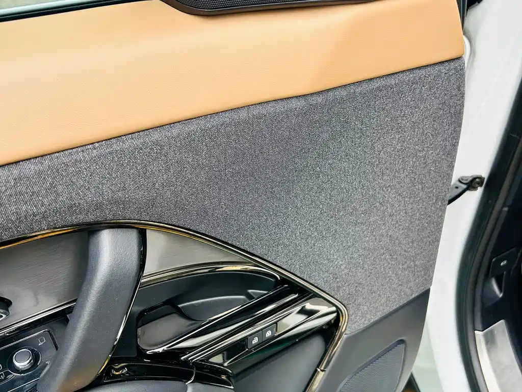 Land Rover Sport 2023 — фото 7