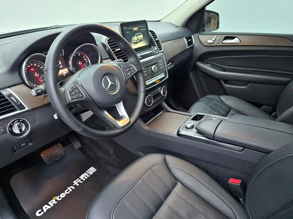 Mercedes-Benz GLE 2018 — фото 12