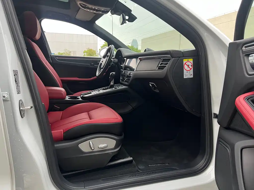 Porsche Macan 2019 — фото 18