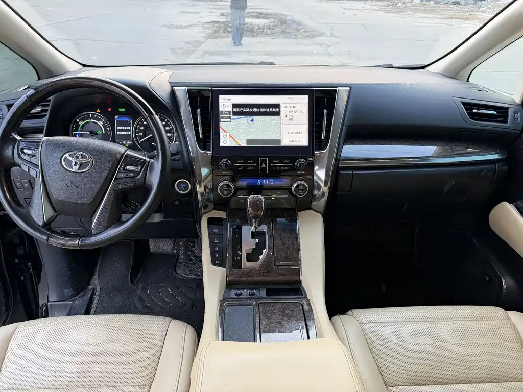 Toyota Vellfire 2023 — фото 5