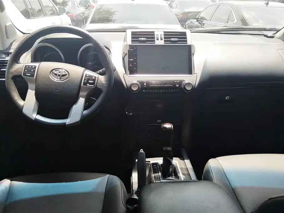 Toyota Prado 2016 — фото 12