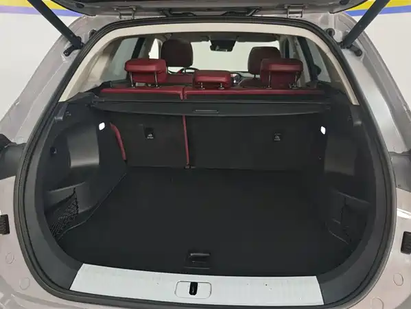Hongqi HS5 2023
