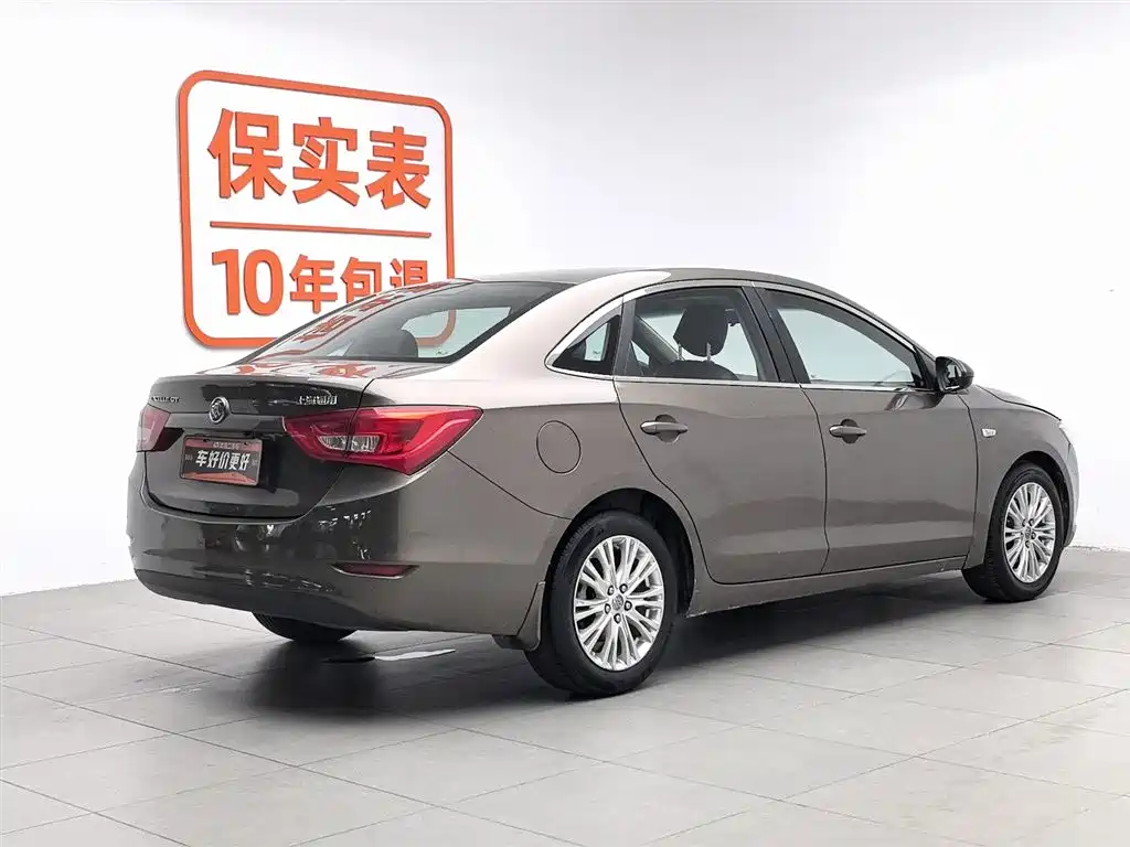 Buick Excelle 2015 — фото 2