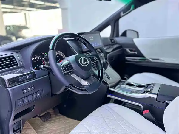 Toyota Alphard 2012