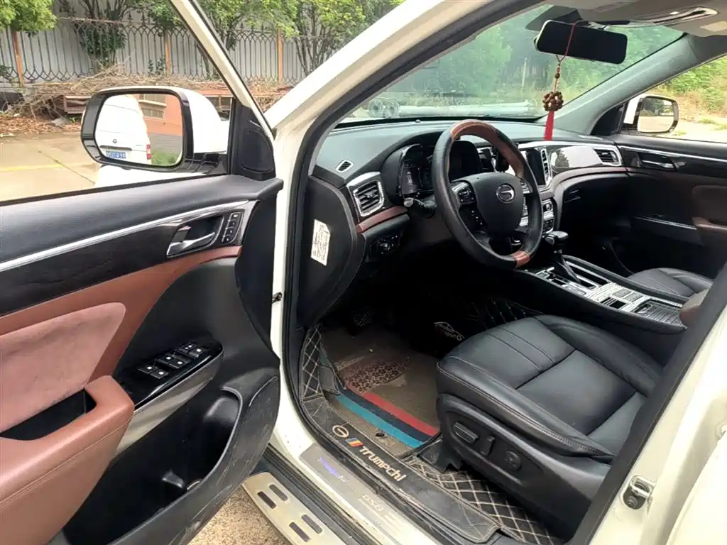 GAC Motor Trumpchi GS8 2018 — фото 16