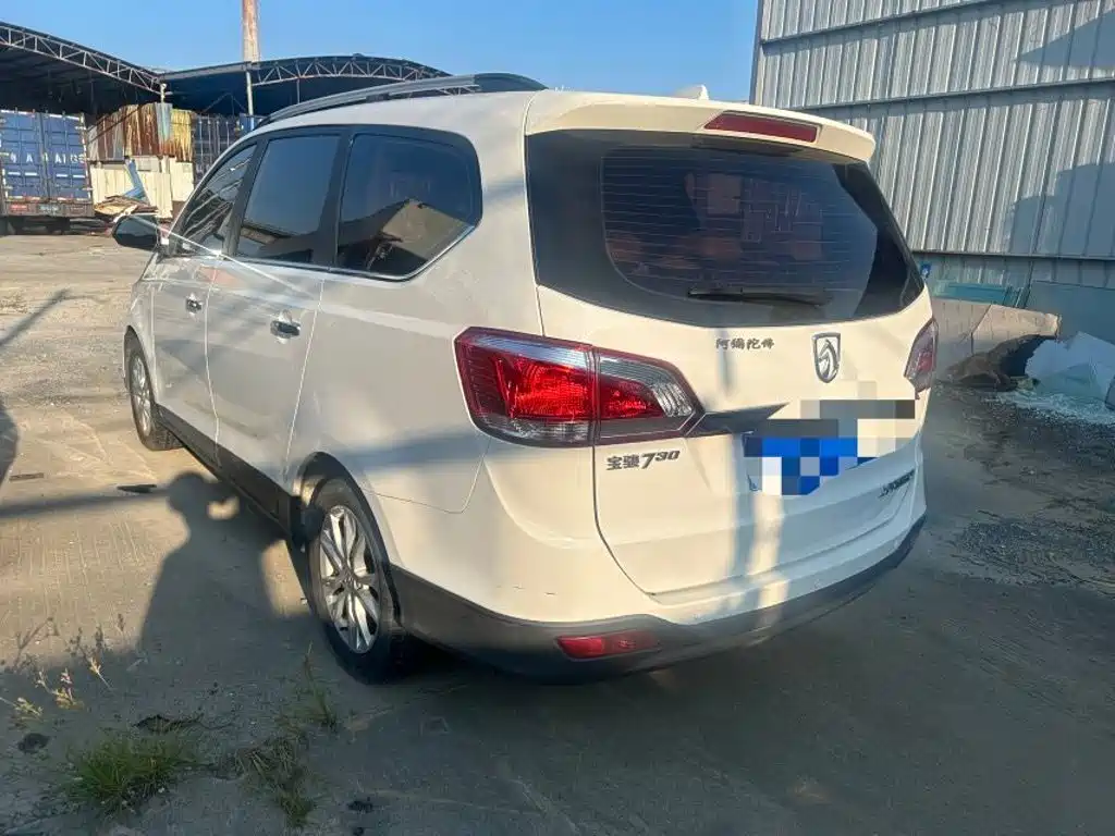 Baojun 730 2015