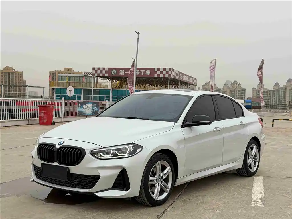 BMW 1 Series 2021 — фото 1